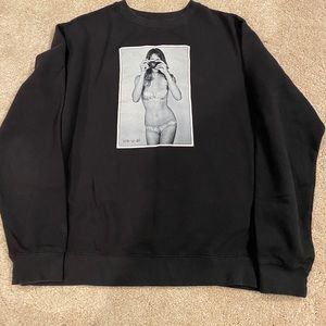 V/sual By: Van Style Crewneck Sweater